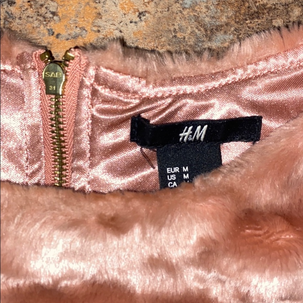 Powder pink fur like sweater short sleeve sizeM - Picture 6 of 6